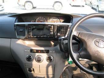 2002 Toyota Voxy Pictures