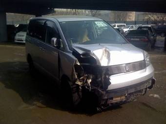 2002 Toyota Voxy Photos