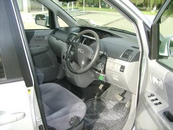 2002 Toyota Voxy Wallpapers