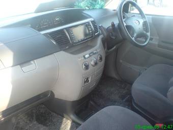 2002 Toyota Voxy Pictures