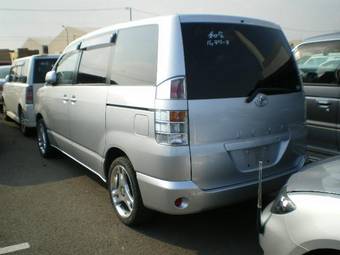 2002 Toyota Voxy Pictures