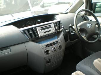 2002 Toyota Voxy Pictures