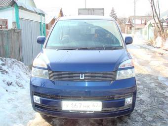 2002 Toyota Voxy Pictures