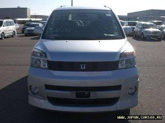 2002 Toyota Voxy Pics