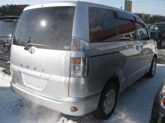 2002 Toyota Voxy Pictures