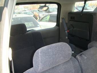 2002 Toyota Voxy Photos