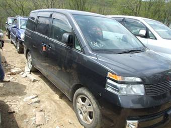 2002 Toyota Voxy Pictures