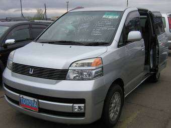 2002 Toyota Voxy Pictures