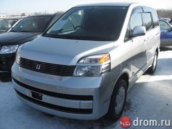 2002 Toyota Voxy Pictures