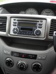 2002 Toyota Voxy Photos