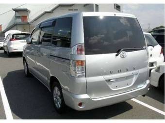 2002 Toyota Voxy Pictures