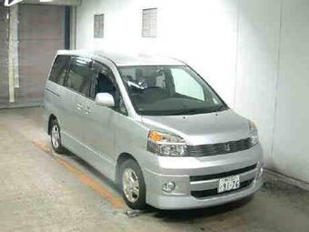 2002 Toyota Voxy Pics