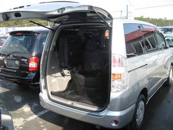2002 Toyota Voxy Wallpapers