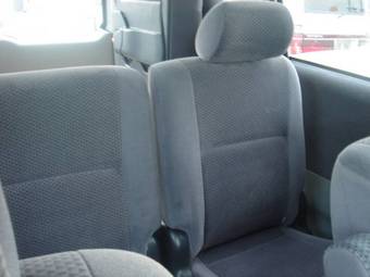 2002 Toyota Voxy Images