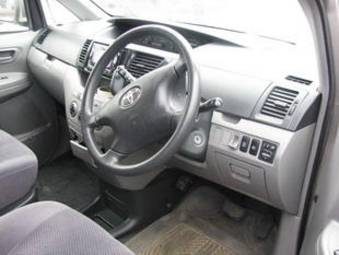 2002 Toyota Voxy For Sale