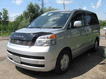 2002 Toyota Voxy Pictures