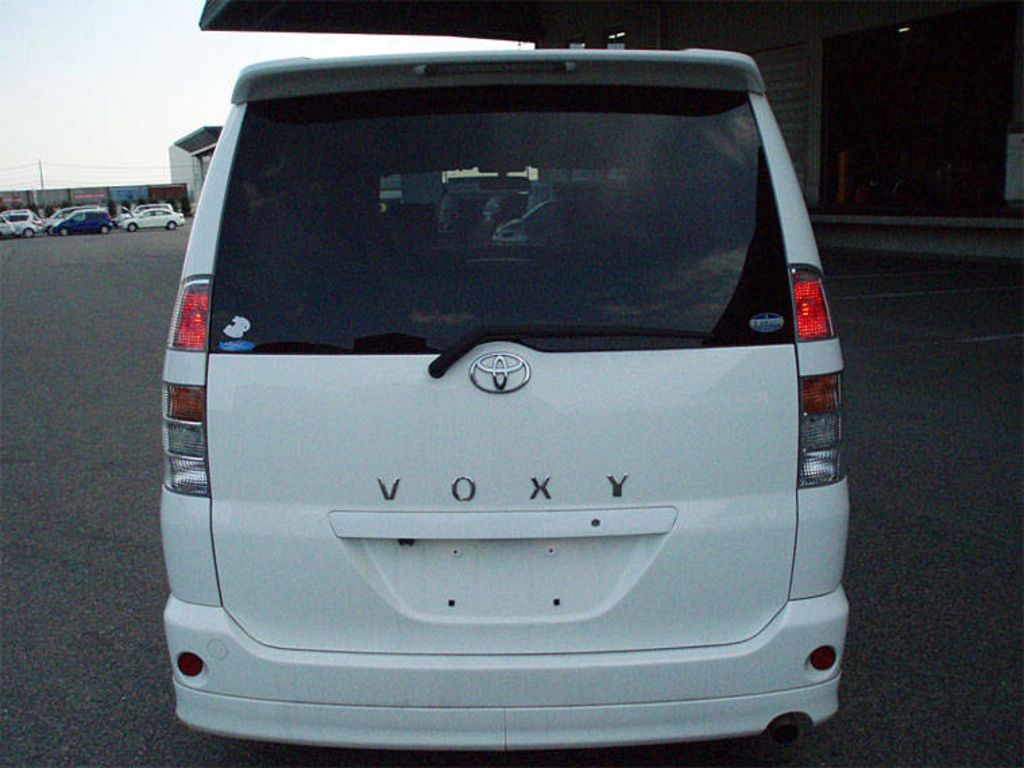 2003 Toyota Voxy