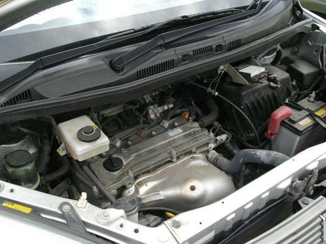 2003 Toyota Voxy
