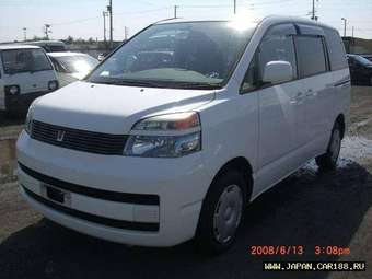 2003 Toyota Voxy