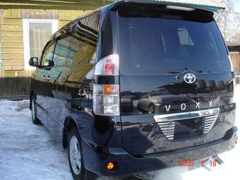 2003 Toyota Voxy Pics