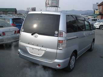 2003 Toyota Voxy Pictures