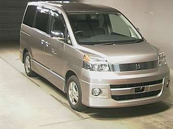 2003 Toyota Voxy Images