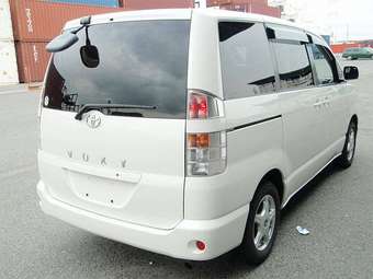 2003 Toyota Voxy Pictures