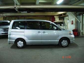 2003 Toyota Voxy For Sale