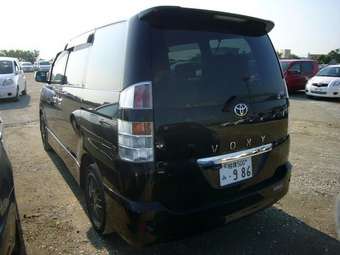 2003 Toyota Voxy Pictures