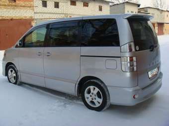 2003 Toyota Voxy Pictures