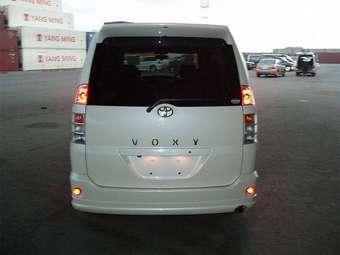 2003 Toyota Voxy Pics