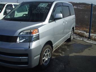 2003 Toyota Voxy Pictures