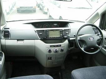 2003 Toyota Voxy Pictures