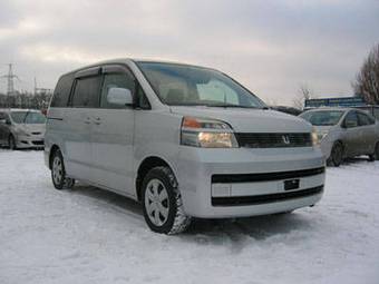 2003 Toyota Voxy Pictures