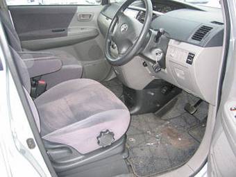 2003 Toyota Voxy Pictures