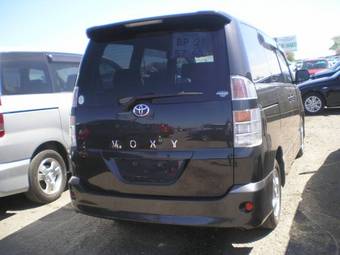 2003 Toyota Voxy Pictures