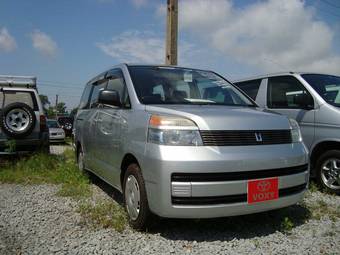 2003 Toyota Voxy Pics