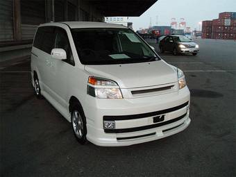 2003 Toyota Voxy For Sale