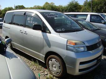 2003 Toyota Voxy Pictures