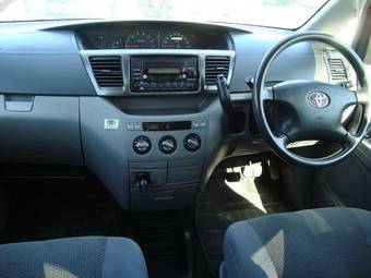 2003 Toyota Voxy Pictures