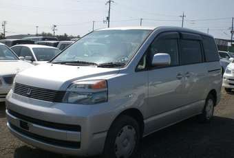 2004 Toyota Voxy For Sale