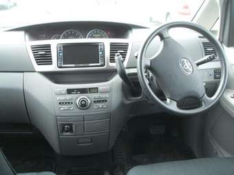 2004 Toyota Voxy For Sale