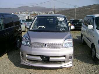 2004 Toyota Voxy For Sale