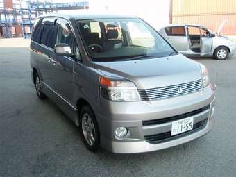 2004 Toyota Voxy For Sale