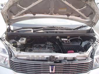 2004 Toyota Voxy Pictures
