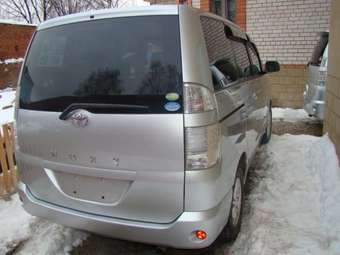 2005 Toyota Voxy Pictures