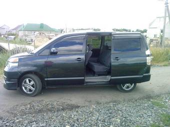 2005 Toyota Voxy For Sale