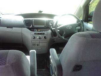 2005 Toyota Voxy For Sale