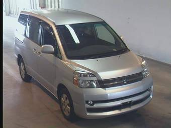 2005 Toyota Voxy Pictures