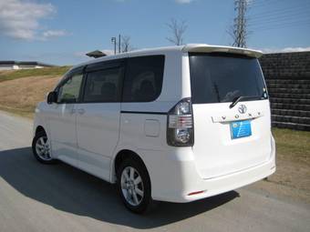 2008 Toyota Voxy Pictures